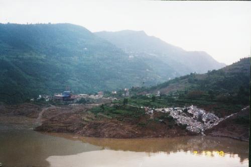 秭归县沙镇溪镇发生大面积山体滑坡