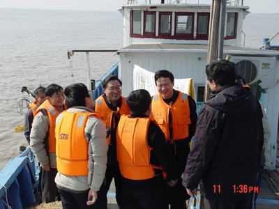 宋志宏刘东生看望慰问春节期间在野外勘测的长