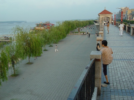 [长河]如画般的安庆长江防洪墙