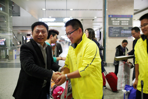 王俊宋志宏刘东生欢迎全国水文勘测大赛选手凯