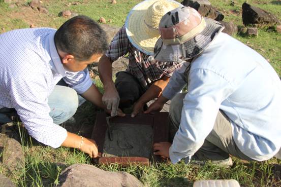 【乌东德水电站库区测量】勤劳的水泥匠