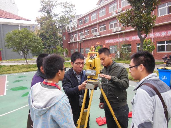 水文荆江局举办GPS RTK及全站仪测量培训班