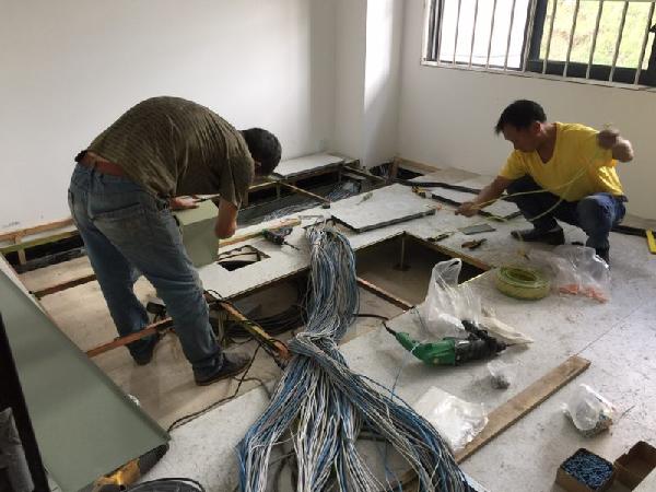 网信中心有序开展西诸局机房及网络建设